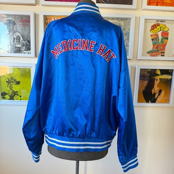Must have Vintage 80s satin team bomber - Picture 2 of 12